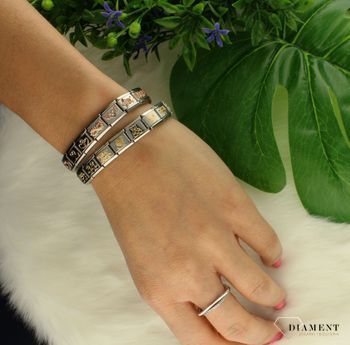 Nomination - Link 18K zawieszka charms Złoto 'Różowy wózek z dzieckiem' 030272 60. Świetny upominek na prezent, może być również prezentem dla młodej mamy z okazji  (1).jpg